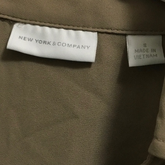 NWT New York & Company Tan Blouse Size S - Picture 7 of 11